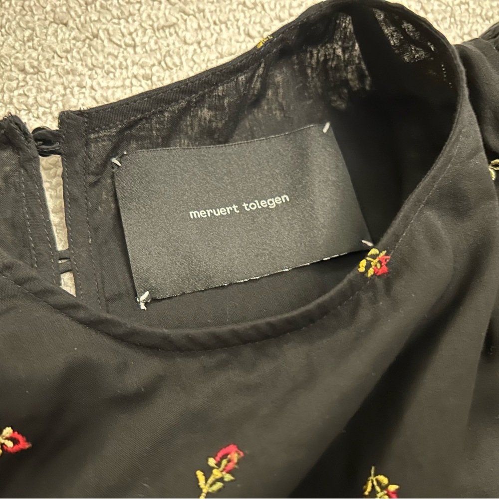 NEW Meruert Tolegen floral embroidered crop cotton blouse